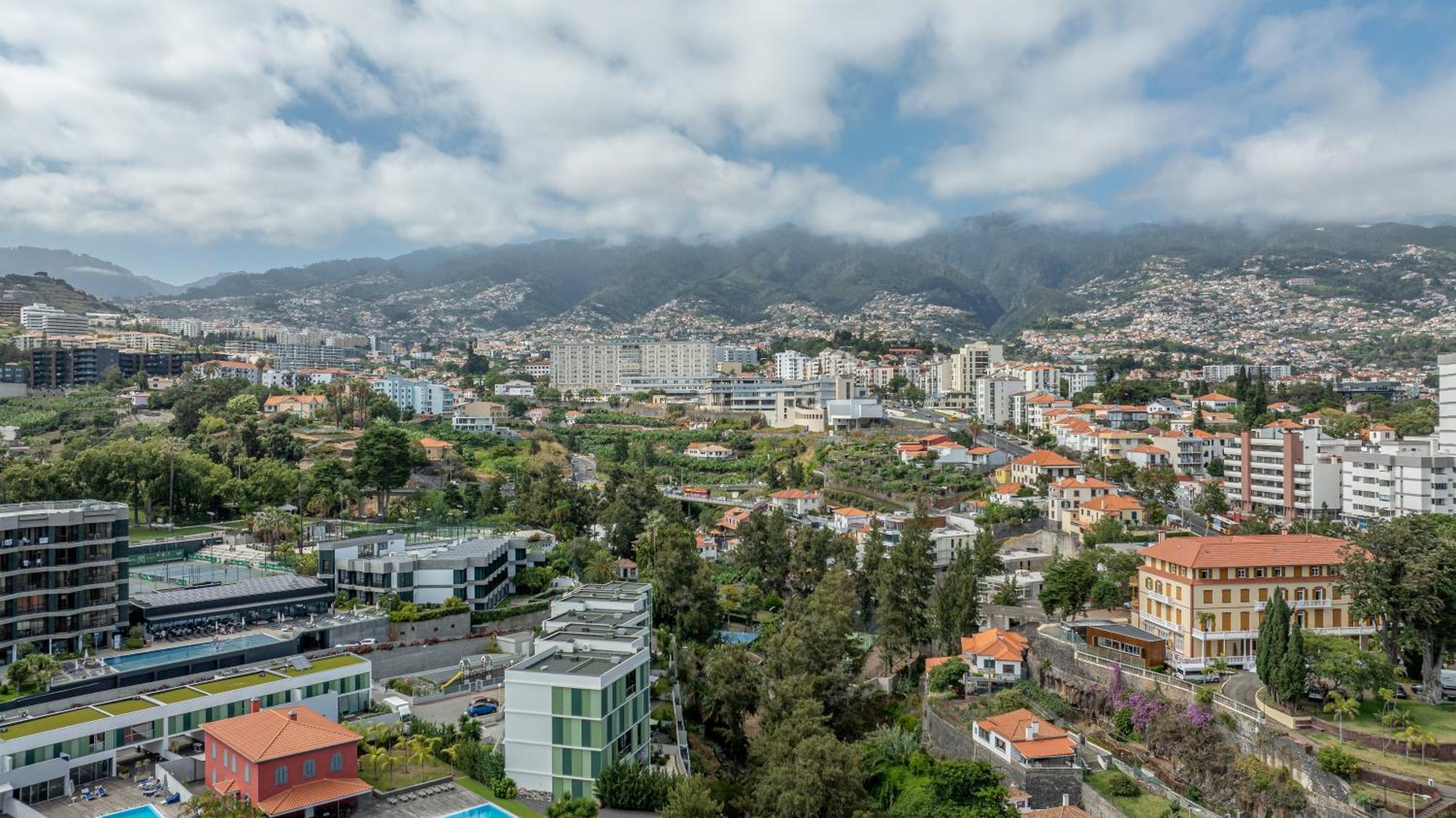 Vista Savoy By Rmz Apartment Funchal  Exterior foto